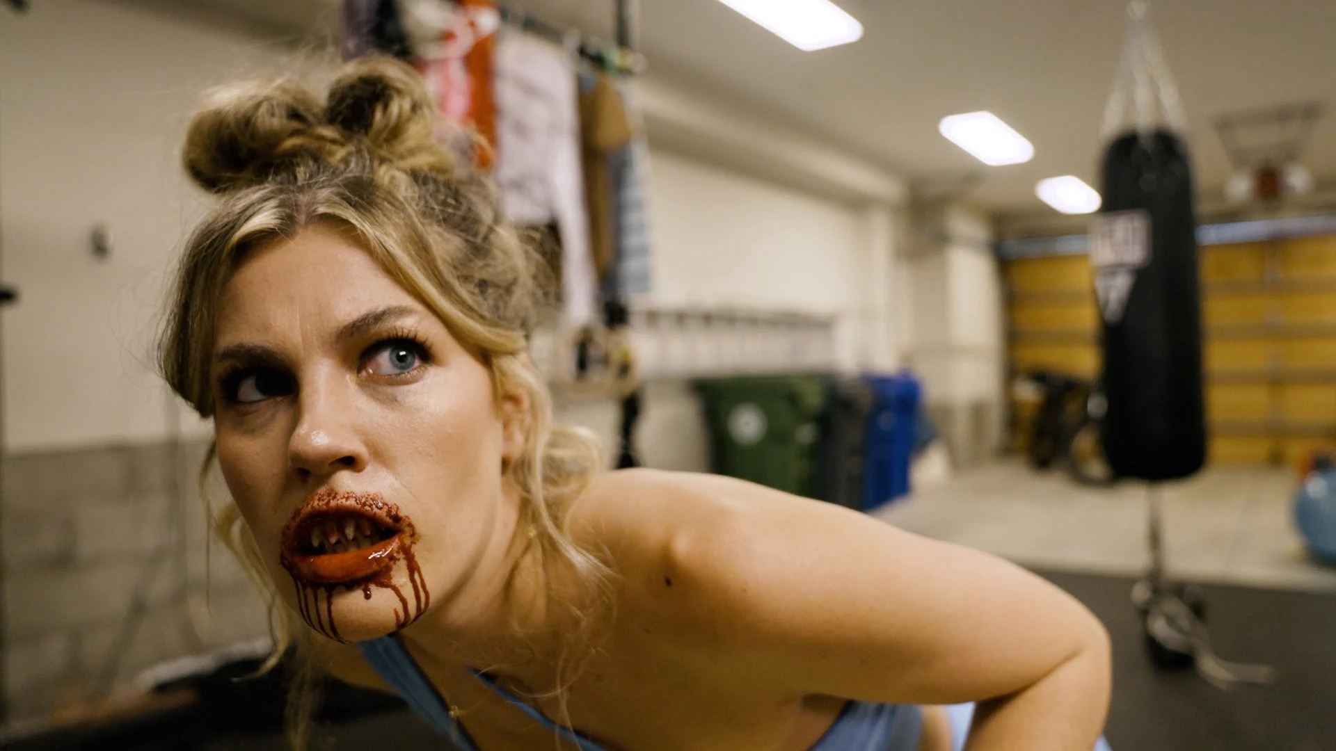 Cô Gái Cá Mập - Shark Girl